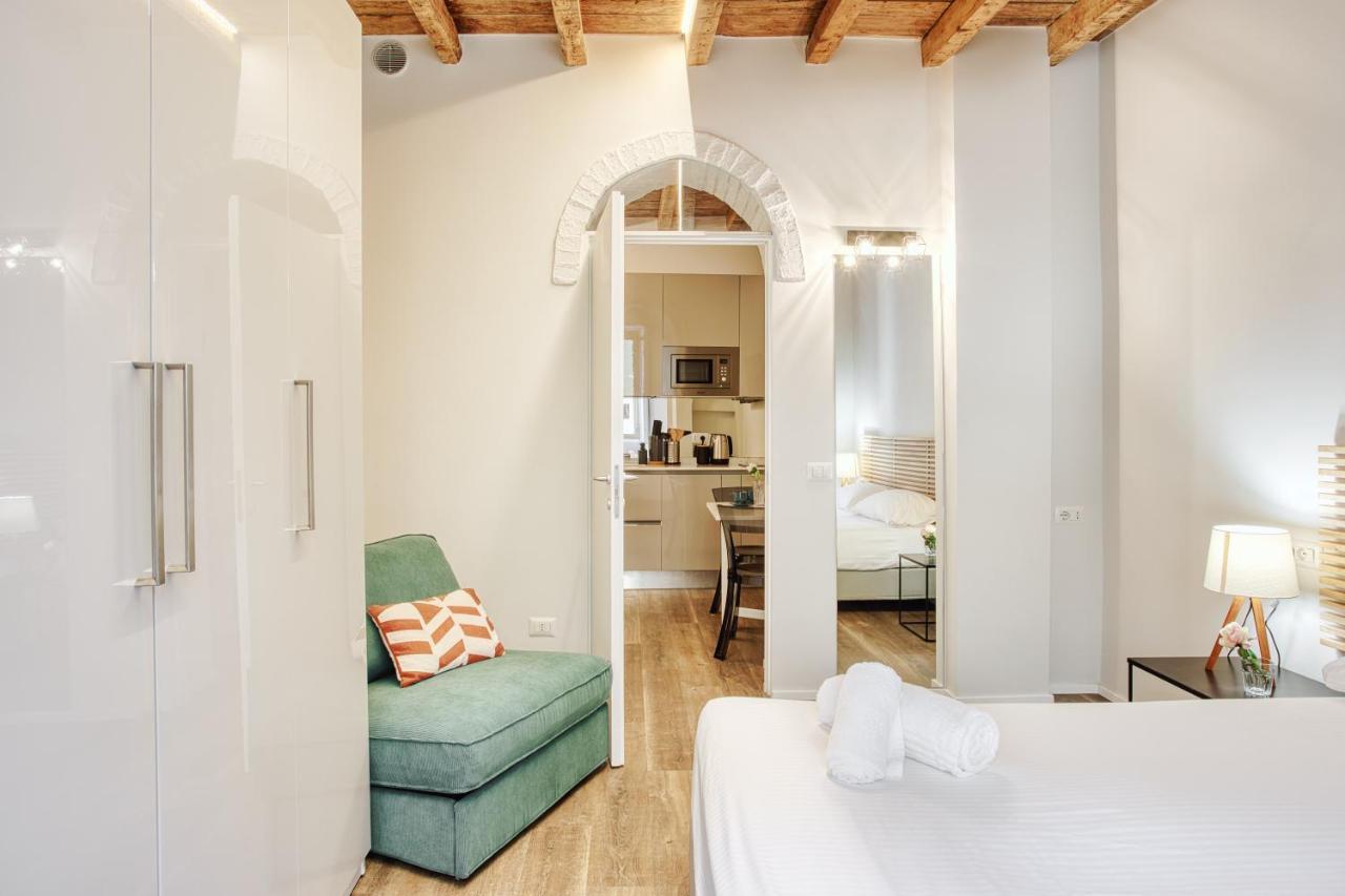 Joivy Delightful 1-Bed Flat In The Centre Of Milan Apartment Bagian luar foto