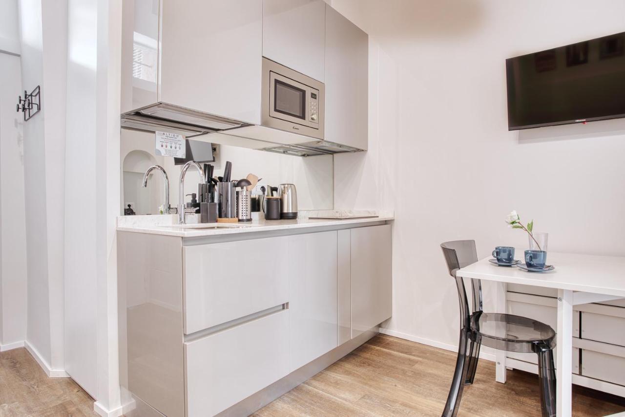 Joivy Delightful 1-Bed Flat In The Centre Of Milan Apartment Bagian luar foto