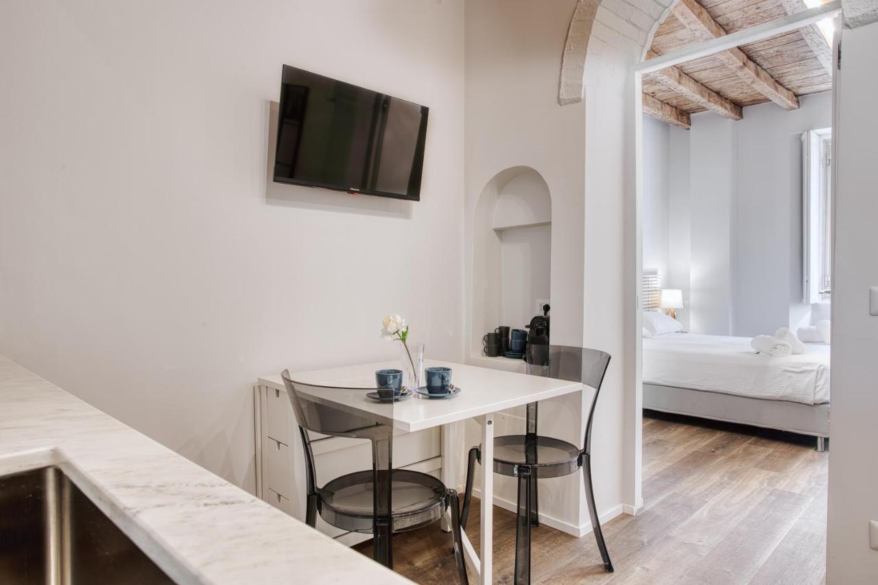 Joivy Delightful 1-Bed Flat In The Centre Of Milan Apartment Bagian luar foto