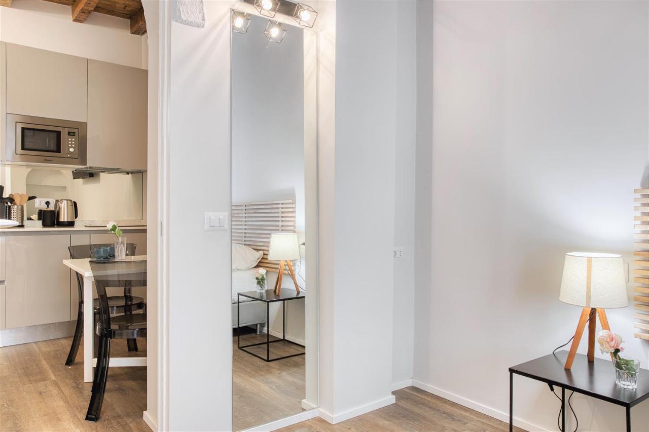 Joivy Delightful 1-Bed Flat In The Centre Of Milan Apartment Bagian luar foto